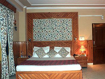 מלון דרמסאלה Una Comfort Nandini מראה חיצוני תמונה